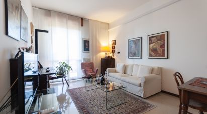 Two-room apartment of 71 m² in Monza (20900)