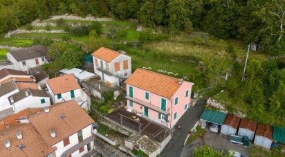 Appartamento 5 locali di 89 m² a Neirone (16040)