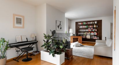 Four-room apartment of 80 m² in Bologna (40122)