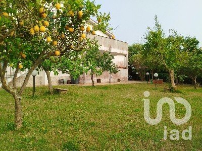 House 8 rooms of 252 m² in Anzio (00042)