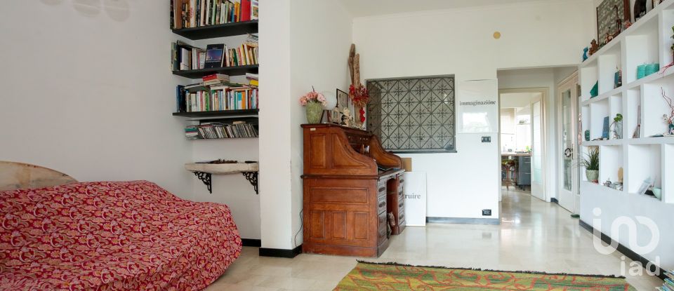 Apartment 8 rooms of 130 m² in Genova (16131)