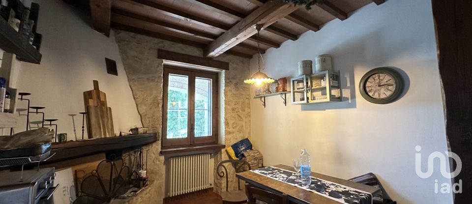 Farm 16 rooms of 185 m² in Fasano (72017)