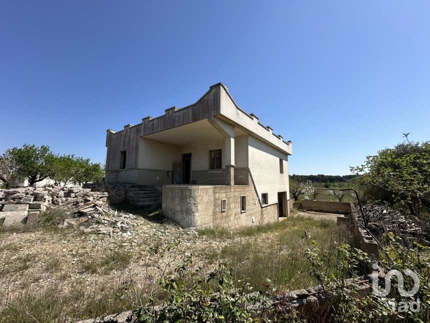 Farm 7 rooms of 185 m² in Martina Franca (74015)