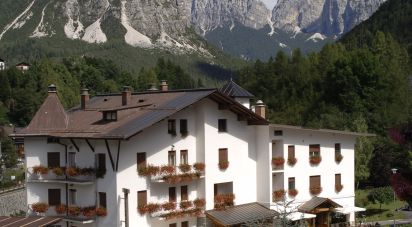 Hotel 3* of 1,094 m² in Forno di Zoldo (32012)