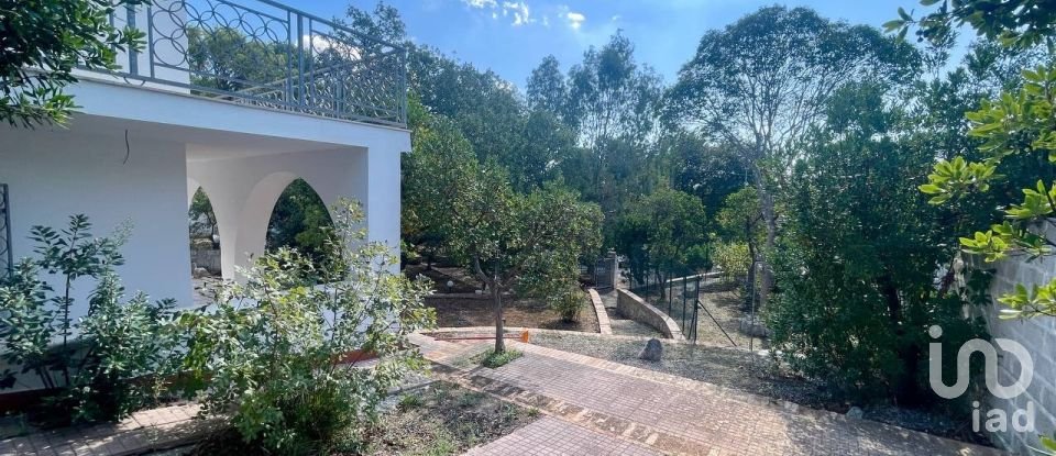 Villa 11 locali di 227 m² in Martina Franca (74015)