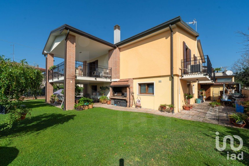 Casa indipendente 7 locali di 159 m² in Albignasego (35020)