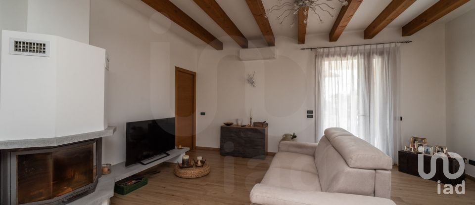 Casa indipendente 7 locali di 159 m² in Albignasego (35020)