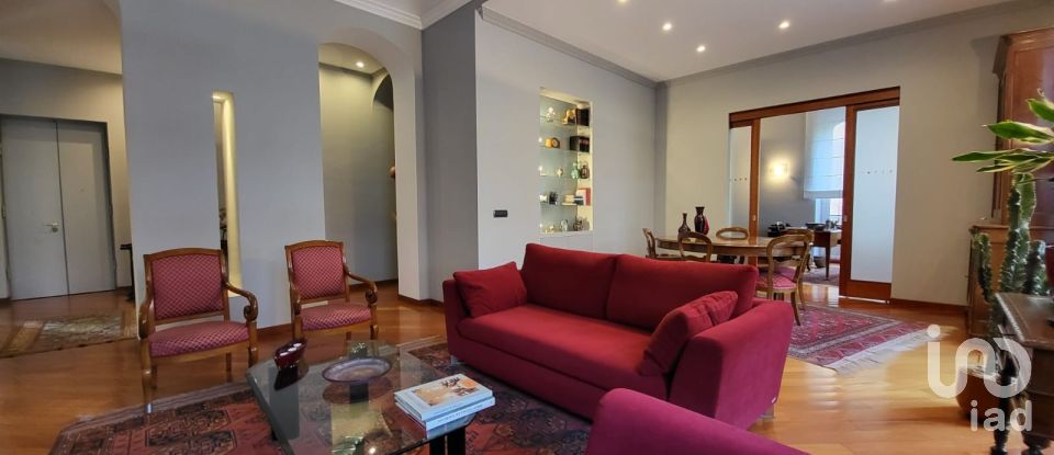 Hotel 6 rooms of 206 m² in Torino (10126)