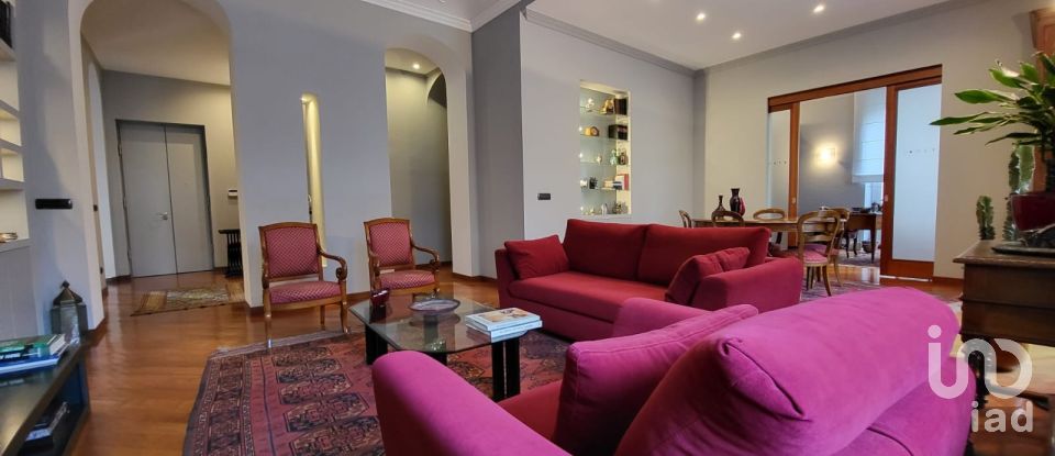 Hotel 6 rooms of 206 m² in Torino (10126)