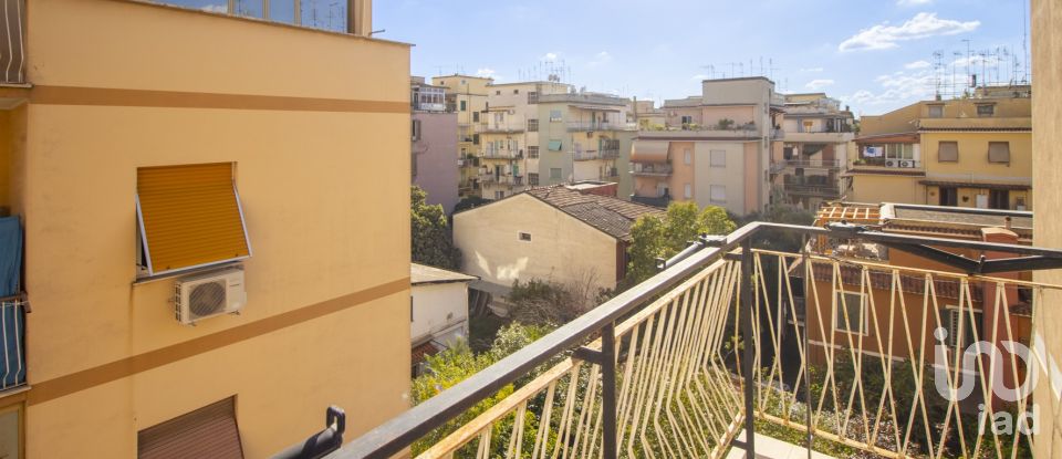 Two-room apartment of 85 m² in Roma (00171)