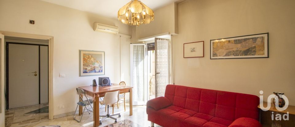 Two-room apartment of 85 m² in Roma (00171)