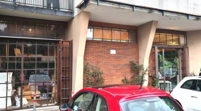 Negozio / locale commerciale di 156 m² in Genova (16146)