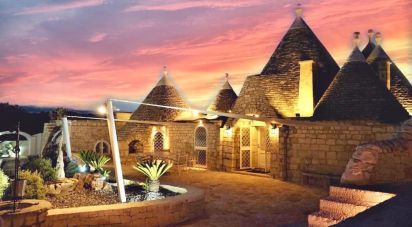 Trullo 8 locali di 150 m² in Cisternino (72014)