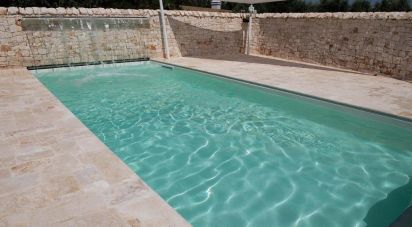 Equestrian facility 8 rooms of 150 m² in Cisternino (72014)