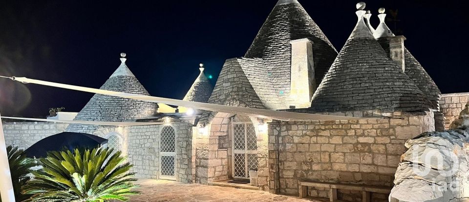 Trullo 8 locali di 150 m² in Cisternino (72014)