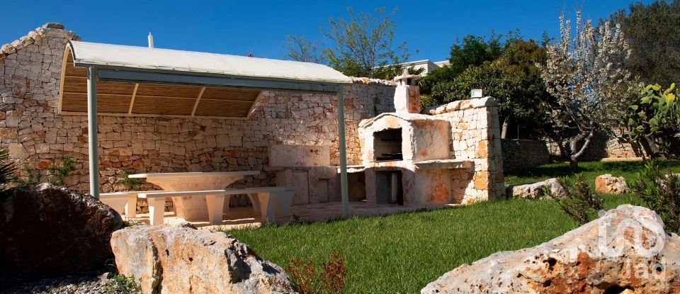 Trullo 8 locali di 150 m² in Cisternino (72014)