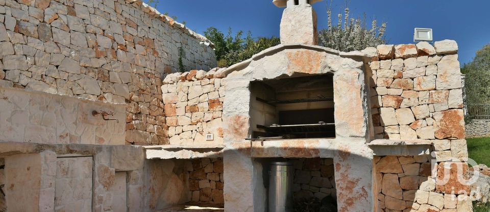 Trullo 8 locali di 150 m² in Cisternino (72014)