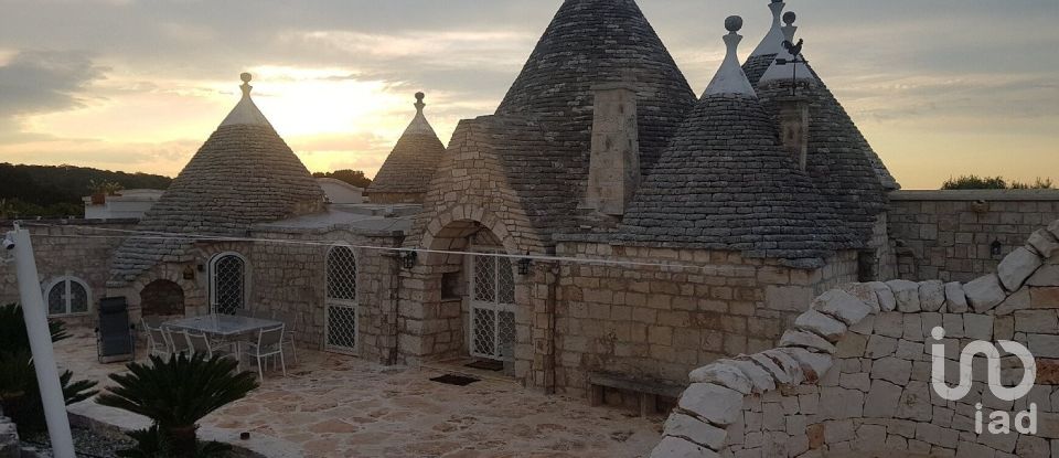 Trullo 8 locali di 150 m² in Cisternino (72014)