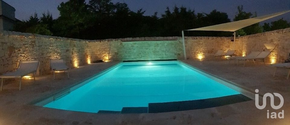 Trullo 8 locali di 150 m² in Cisternino (72014)