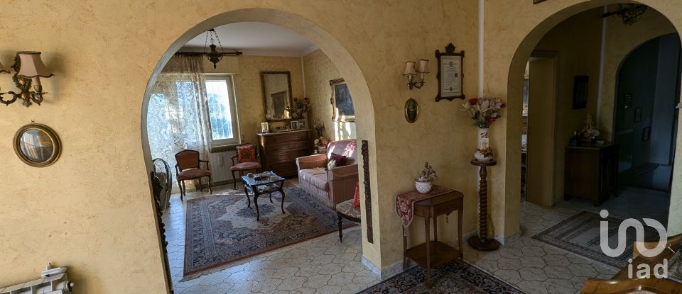 Villa 6 locali di 127 m² in Corfinio (67030)