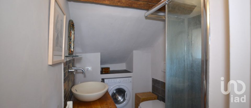 Attico / Mansarda / Loft 2 locali di 70 m² a Genova (16126)