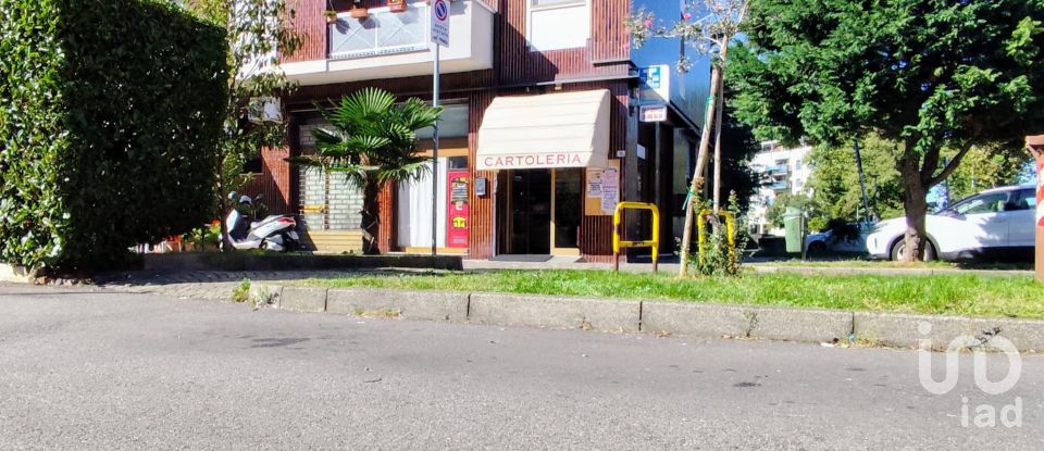 Shop / premises commercial of 60 m² in Corbetta (20011)