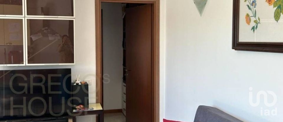 Three-room apartment of 90 m² in Fagnano Olona (21054)