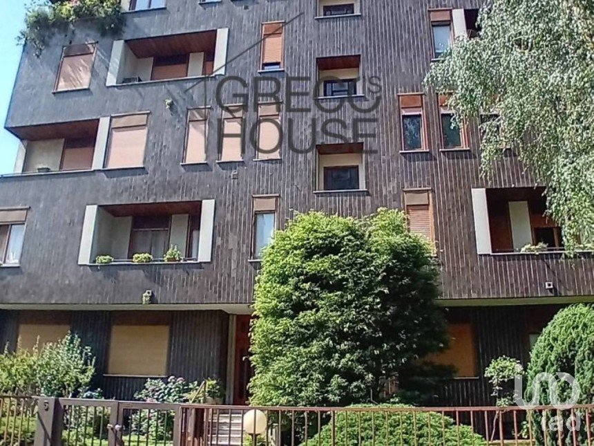 Three-room apartment of 100 m² in Gallarate (21013)