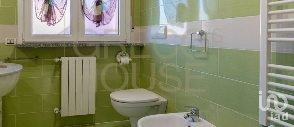 Three-room apartment of 90 m² in Cavaria con Premezzo (21044)