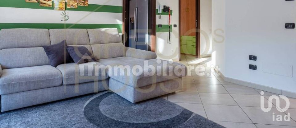 Three-room apartment of 90 m² in Cavaria con Premezzo (21044)