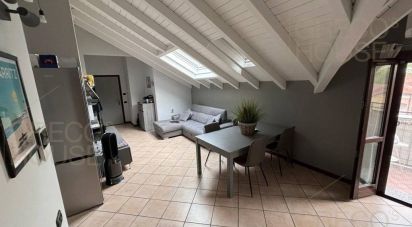 Loft 3 rooms of 90 m² in Cardano al Campo (21010)