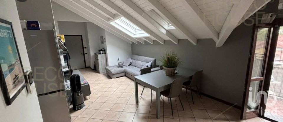 Loft 3 rooms of 90 m² in Cardano al Campo (21010)