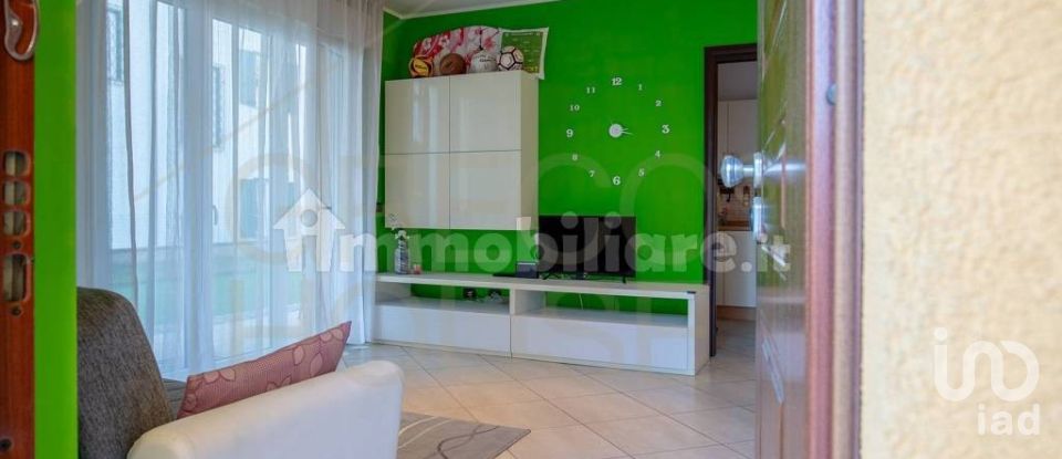 Three-room apartment of 98 m² in Cavaria con Premezzo (21044)