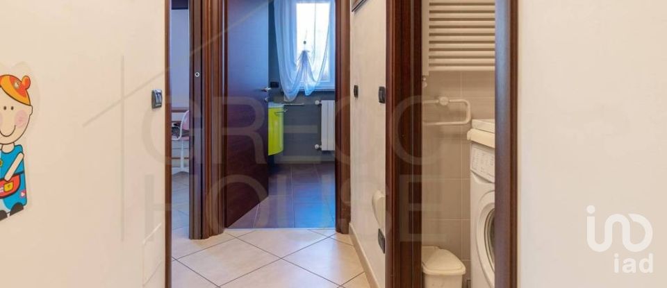 Three-room apartment of 98 m² in Cavaria con Premezzo (21044)