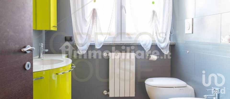 Three-room apartment of 98 m² in Cavaria con Premezzo (21044)