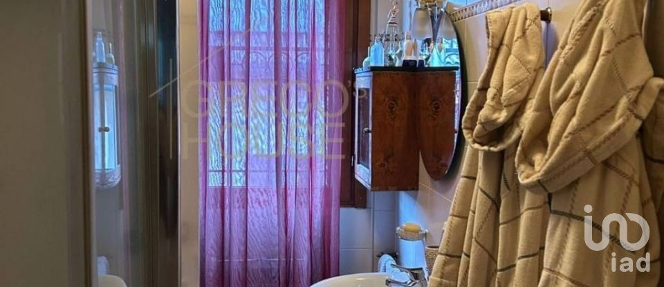 Three-room apartment of 100 m² in Gallarate (21013)