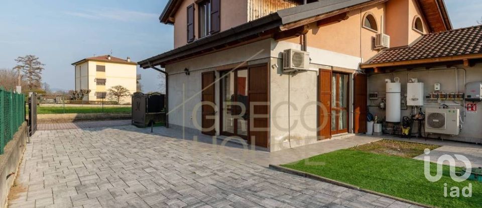 Farm 3 rooms of 118 m² in Besozzo (21023)