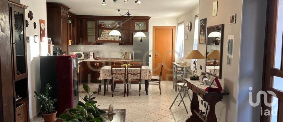 Villa 3 locali di 210 m² in Castelletto sopra Ticino (28053)