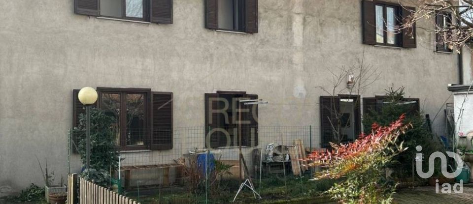 Town house 4 rooms of 265 m² in Gallarate (21013)