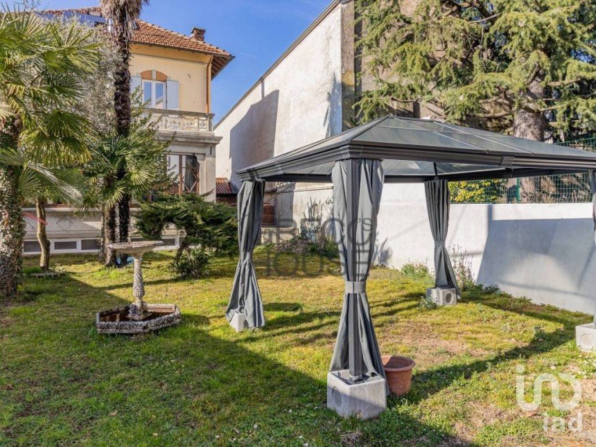 Villa 4 locali di 260 m² in Tradate (21049)