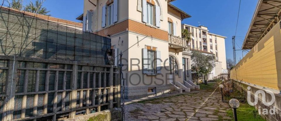 Villa 4 locali di 260 m² in Tradate (21049)