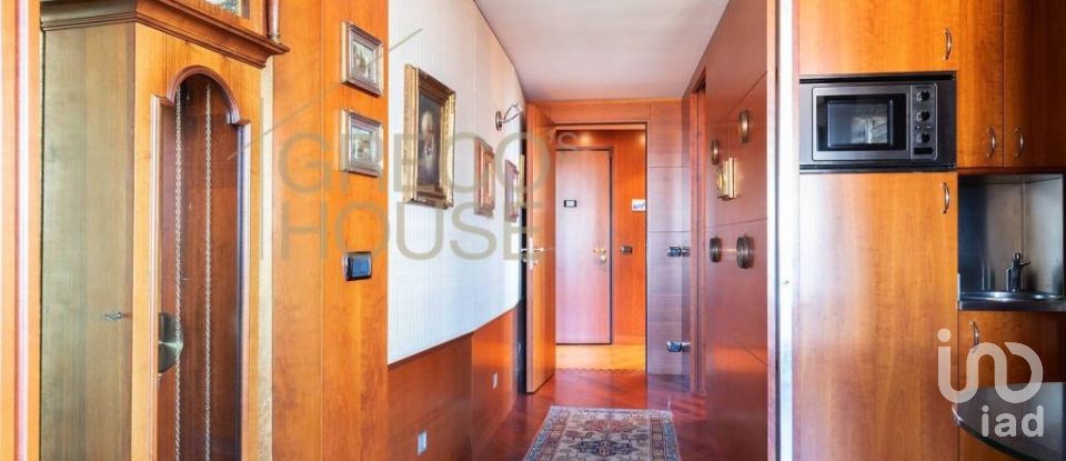 Attico / Mansarda / Loft 5 locali di 240 m² a Busto Arsizio (21052)