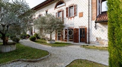 Villa 6 locali di 385 m² in Comabbio (21020)