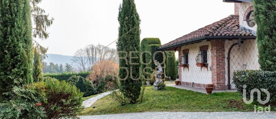 Villa 6 locali di 385 m² in Comabbio (21020)