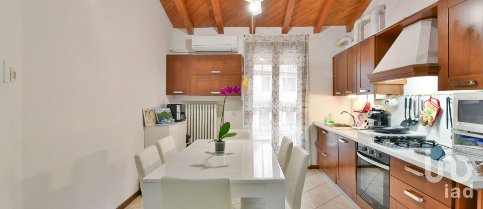 Bilocale di 64 m² a Sovico (20845)