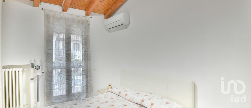 Bilocale di 64 m² a Sovico (20845)