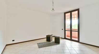 Three-room apartment of 86 m² in Cantù (22063)