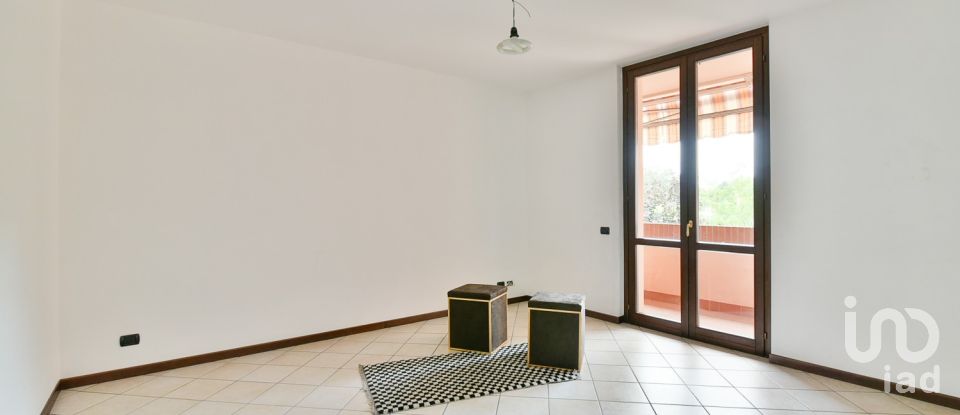 Three-room apartment of 86 m² in Cantù (22063)