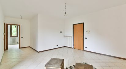 Three-room apartment of 86 m² in Cantù (22063)