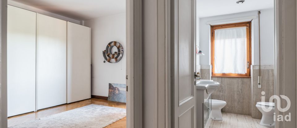 Bilocale di 84 m² a Roma (00141)